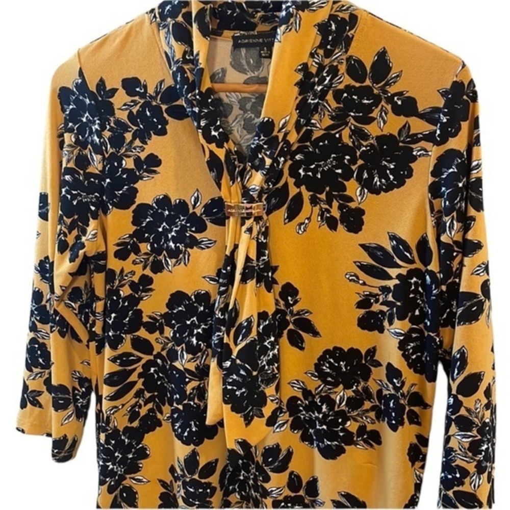 Adrienne Vittadini Gold, Mustard, Yellow- Black Flowers Blouse‎ & Scarf Neck